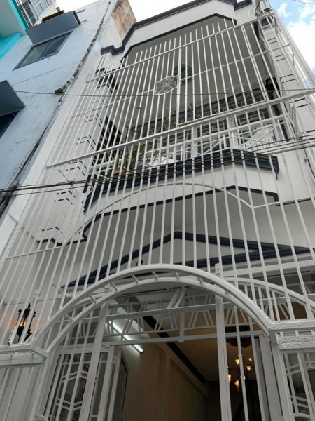 Nhà đẹp giá siêu rẻ 12tr Phan Đình Phùng, P1, Phú Nhuận. Hẻm xe hơi