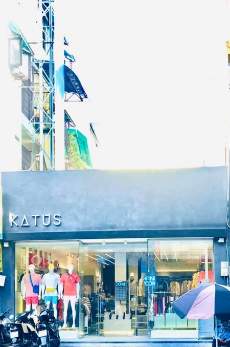 Cho Thuê Nhà Nguyên Căn MTĐ - Đường Sư Vạn Hạnh, P13, Q10. Giá Thuê: 180 tr /tháng