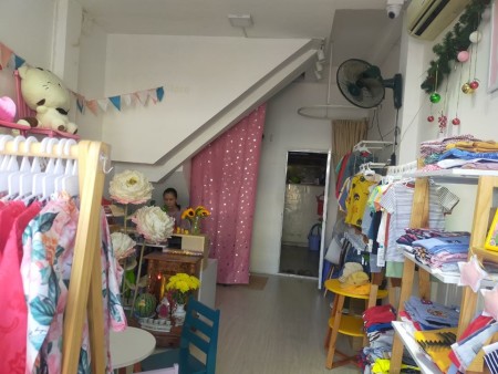 Cho thuê nhà nguyên căn 3.5m x 10m. Mặt tiền 20 Nguyễn Thái Sơn, Phường 3, Gò Vấp. Kế bên hẻm 18, có thêm 1 cửa bên hẻm, 35m2, ,