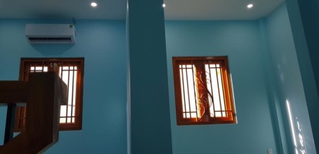 Cho thuê nhà nguyên căn. Hẻm 1/Hoàng Sa. quận 1