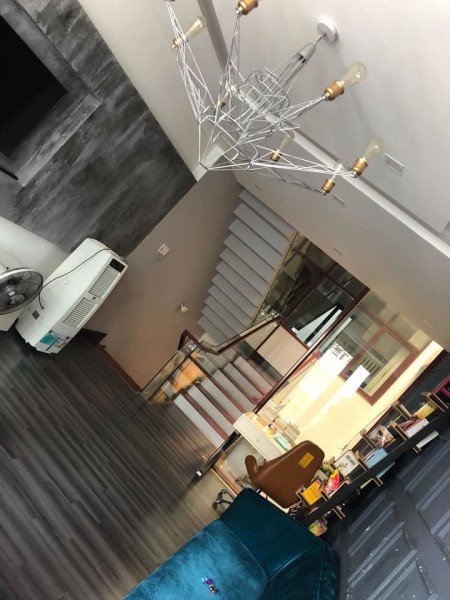 ho thuê nhà nguyên căn hẻm xe hơi Lê Văn Sỹ , Quận Phú Nhuận. Giá thuê : 35 tr/tháng