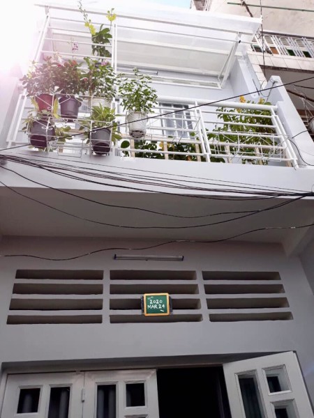 Cho Thuê Nhà Nguyên Căn Mới Đẹp Đường CMT8, P13, Quận 10. Giá: 7,5 triệu / tháng.