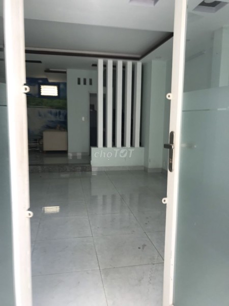 Cần cho thuê nhà rộng 290m2, 4 tầng, giá 12 triệu/tháng. Đường Vạn Kiếp, Bình Thạnh