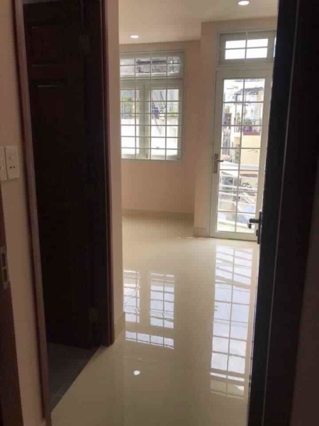 Cho thuê nhà nguyên căn, mặt tiền đường Nguyễn Thái Sơn . Gò Vấp. Giá 20 triệu/tháng