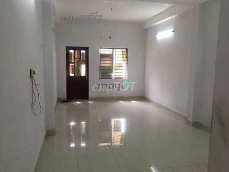 Nhà nguyên căn 1 trệt 1 lửng 2 lầu, 5PN, 4WC tại Kênh Tân Hoá, Phường Phú Trung, Quận Tân Phú