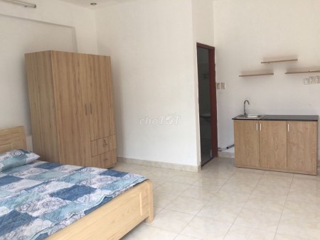 Cho thuê nhà trong khu biệt thự cao cấp 456 Tân Sơn Nhì, Tân Phú giá 18 triệu/tháng, dtsd 100m2