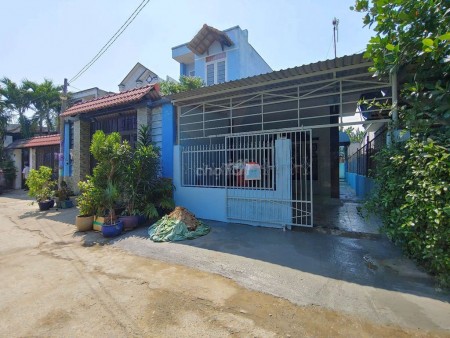 Nguyên căn cấp 4 một trệt trống suốt, rộng 125m2, giá 5.8 triệu/tháng, Trịnh Thị Miếng, Hóc Môn