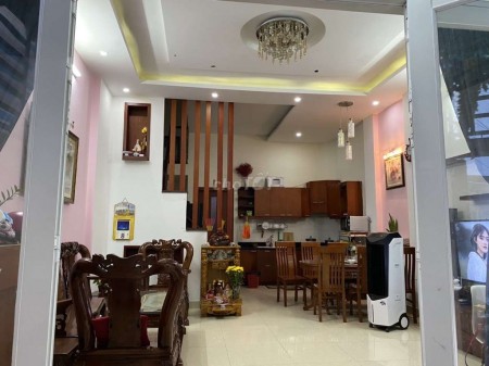 Chính chủ cho thuê nhà rộng 50m2, Quận 9, giá 7 triệu/tháng, lh 0334233343