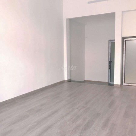 Nguyên căn rộng 79m2, 3 tầng, có sân thượng rộng, đường Út Tịch, Quận Tân Bình, giá 29 triệu/tháng