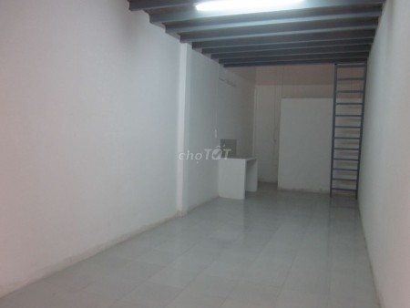 Trống nhà rộng 70m2, 1 trệt, 1 lửng cần cho thuê giá 7 triệu/tháng. Hẻm Lê Ngã, Tân Phú
