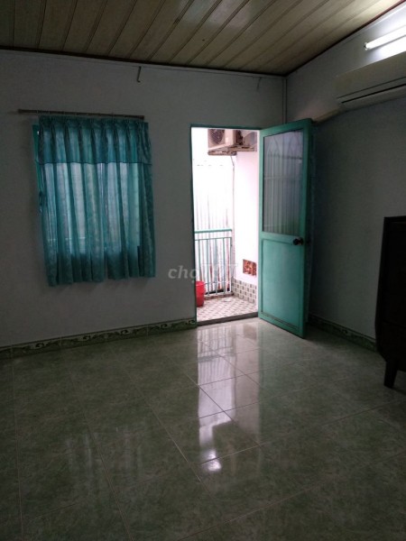 Cho thuê nhà rộng 36m2, có 1 trệt, 1 gác, hẻm 48/9/13 Hoàng Lê Kha, Quận 6, giá 6 triệu/tháng