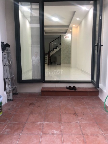 Nguyên căn đường số 339, Quận 9, chủ cần cho thuê giá 8 triệu/tháng, dtsd 120m2, 4 tầng