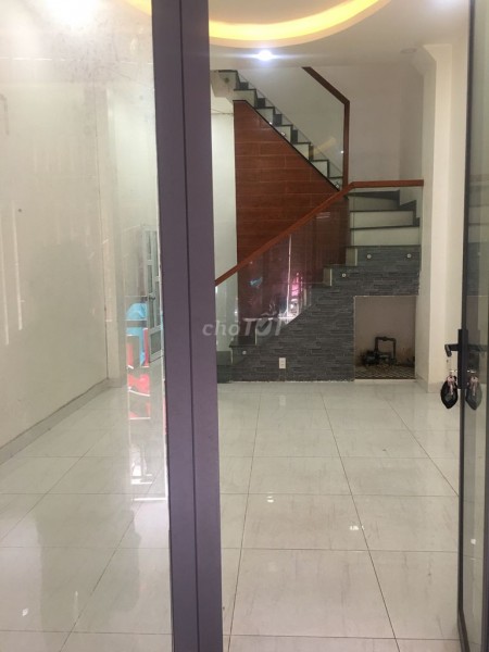 Cho thuê nhà 1 trệt, 2 lầu, sân thượng rộng 56m2, giá 18 triệu/tháng, Thành Thái, Quận 10