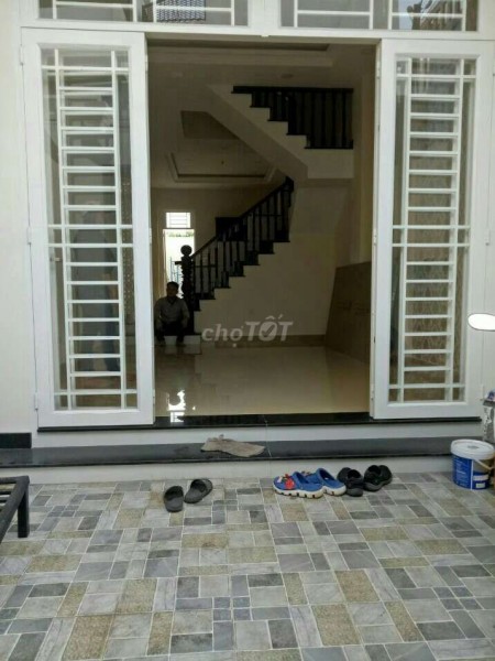 Nguyên căn hẻm Quốc Lộ 13, Thủ Đức, xe hơi vào được, dtsd 72m2, 4 PN, giá 10 triệu/tháng