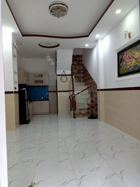 Có nhà hẻm Điện Biên Phủ, Bình Thạnh cần cho thuê giá 17 triệu/tháng, 4 tầng, dtsd 40m2