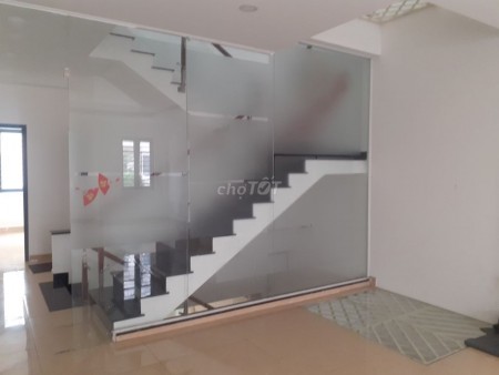 Cần cho thuê nhà rộng 450m2, 5 tầng, 4 PN, đường Vành Đai Trong, Bình Tân, giá 27 triệu/tháng