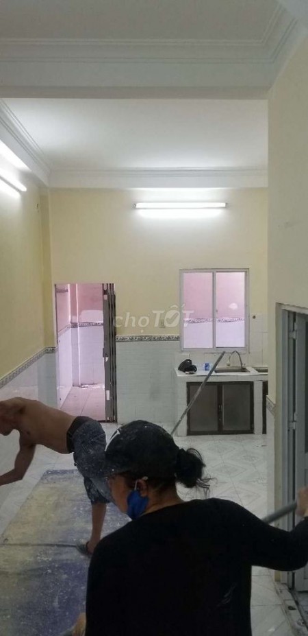 Chủ cho thuê nhà rộng 80m2 (4mx20m), giá 20 triệu/tháng, đường số 39, Quận 7