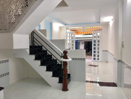 Nguyên căn hẻm thông Nguyễn Tiểu La, Quận 10 cần cho thuê giá 15 triệu/tháng, dtsd 105m2