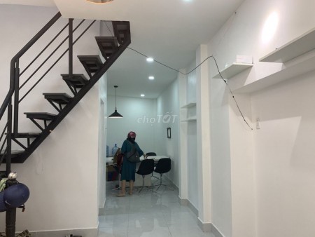 Có nhà đường Nguyễn Đình Chiểu, Quận 3 cần cho thuê giá 13.5 triệu/tháng, dtsd 155m2