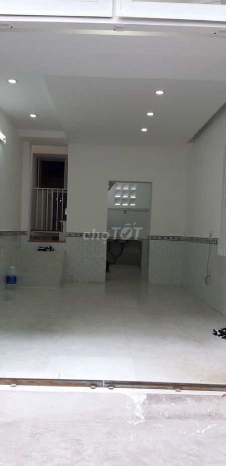 Cho thuê nhà sạch đẹp nguyên căn tại Đường Thống Nhất Quận Gò Vấp. Diện tích 25m2 Giá chỉ 5.9 triệu/tháng