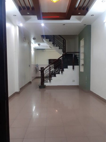 Chủ cho thuê nhà có sân thượng rộng 60m2, 5 tầng, giá 20 triệu/tháng, hẻm Phan Văn Sửu, Tân Bình