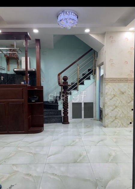 Cần cho thuê nhà 3 tầng 1 trệt nhà Rộng giá siêu Hẹp và yêu thương cho khách thuê nhé, đã có sẵn một số nội thất cơ bản