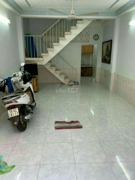 Cho thuê nhà rộng 40m2, 1 trệt, 3 lầu, có nội thất, giá 12 triệu/tháng. ĐC Đường số 6, Quận 6