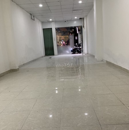 Nguyên căn rộng 51m2, 2 PN, kết cấu gồm 1 trệt, 1 lầu, giá 18 triệu/tháng, LHCC