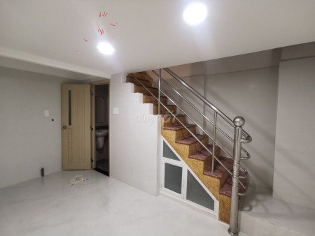 Nhà rộng 36m2, Điện Biên Phủ, Quận 10, 1 trệt, 2 lầu cần cho thuê giá 19 triệu/tháng