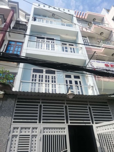 Đang cho thuê căn nhà mới sơn sửa dt 5x15m2 giá thuê tháng 15 triệu.