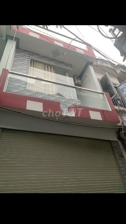 Cho thuê nhà nguyên căn tại Cây Trâm Gò Vấp. Gồm 2 pn, 2wc, phòng khách, phòng bếp, sạch sẽ, thoáng mát, nhiều tiện ích.