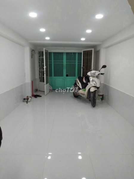 Cho thuê nhà nguyên căn giá rẻ tại quận 7. 9 triệu/tháng với diện tích 68m2. Chào đón khách thiện chí.