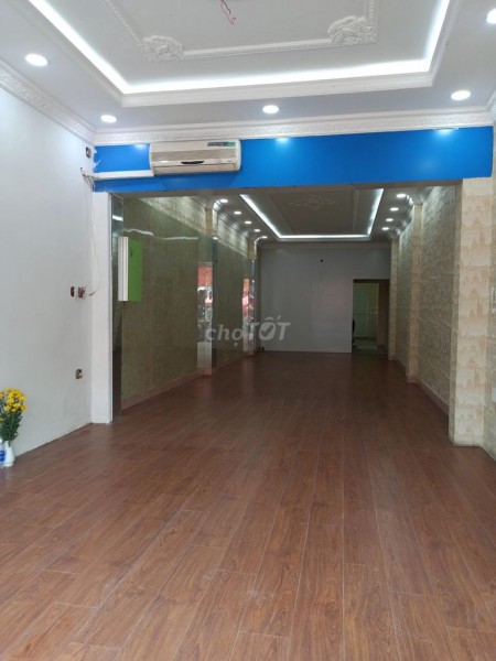 Nguyên căn rộng 120m2 (4mx30m), 1 trệt, 3 lầu, sân thượng, mt 481 Lũy Bán Bích, giá 42 triệu/tháng