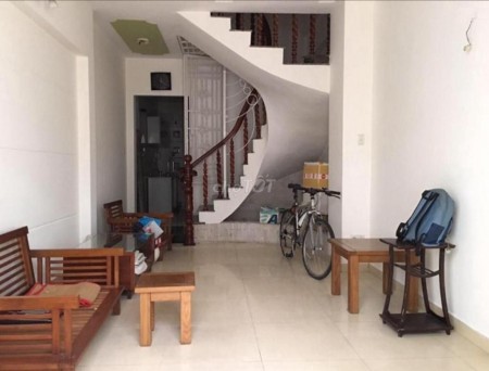 Nhà nguyên căn trung tâm Quận 10 cần cho thuê giá 25 triệu/tháng, dtsd 196m2, lh 0901886303