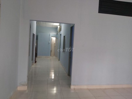 Nhà hẻm 178/12/16 Tôn Thất Thuyết, Quận 4 rộng 100m2, giá 12 triệu/tháng, LHCC