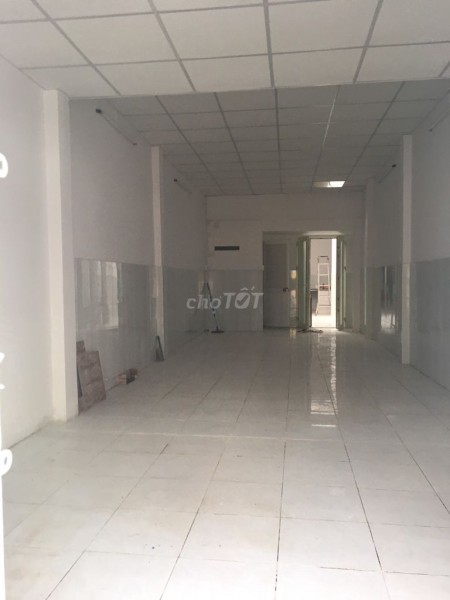 Có nhà Nguyễn Minh Hoàng, Quận Tân Bình cần cho thuê giá 28 triệu/tháng, dtsd 306m2
