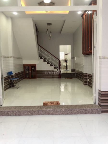 Cho thuê nhà nguyên căn mới mặt tiền đường Thành Mỹ, dtsd 192m2 giá cả hợp lý. Ai cần liên hệ ngay để thương lượng thêm.