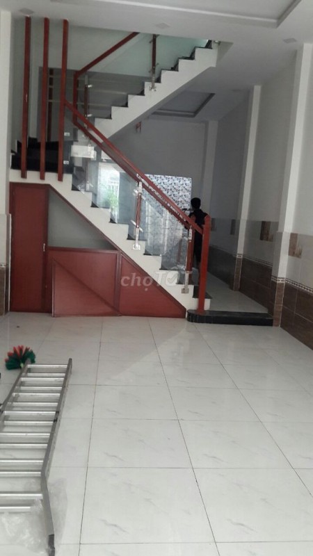 Nguyên căn rộng 68m2, 1 trệt, 1 lầu, cho thuê giá 7 triệu/tháng. Đường Tân Chánh Hiệp, Quận 12