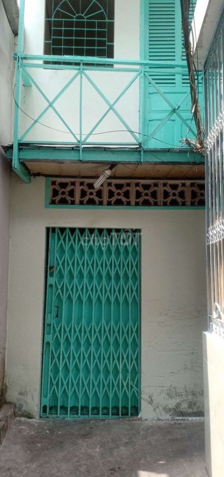 Có nhà hẻm 252/12 Hưng Phú, Quận 8 cần cho thuê giá 2.7 triệu/tháng, dtsd 12m2, LHCC