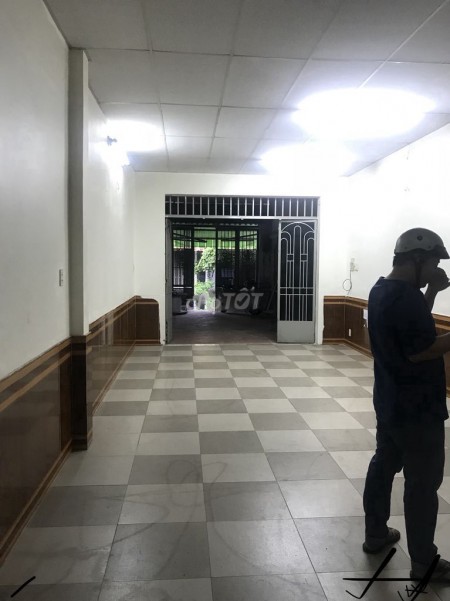 Đường D11, Quận Tân Phú cần cho thuê giá 12 triệu/tháng, dtsd 100m2, còn mới cáu