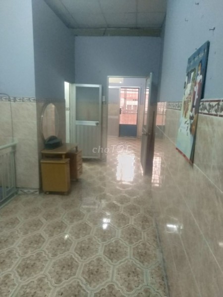 Cho thuê nhà rộng rãi thoáng mát gần ngã 5 chuồng chó 9 triệu một tháng.