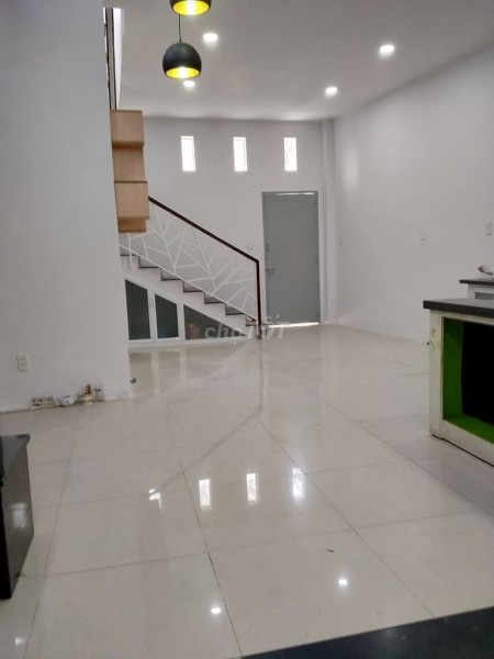 Trống nguyên căn rộng 20m2, 1 trệt, 1 lầu, còn mới, giá 4 triệu/tháng, hẻm 225 Tạ Quang Bửu, Quận 8