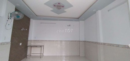 Chủ cho thuê nguyên căn Thủ Đức, làm văn phòng rộng 40m2, 9 triệu/tháng, lh 0333056745
