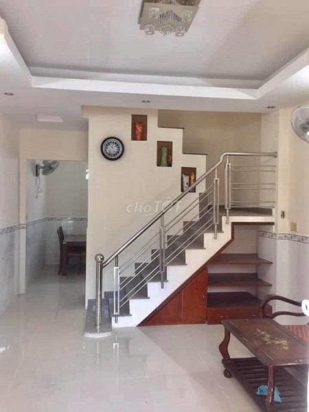 Nhà hẻm 1027 Huỳnh Tấn Phát, Quận 7 cần cho thuê giá 9 triệu/tháng, dtsd 100m2