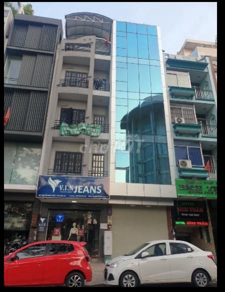 Cho thuê tòa nhà văn phòng hoặc kinh doanh ngay mặt tiền quận 3 mới đẹp. Giá tốt