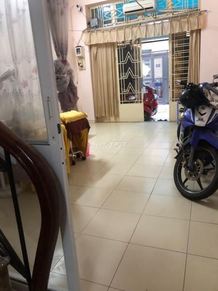 Cho thuê nhà Quận Bình Thạnh, dtsd 90m2, 3 tầng, giá 15 triệu/tháng, lh 0907877795