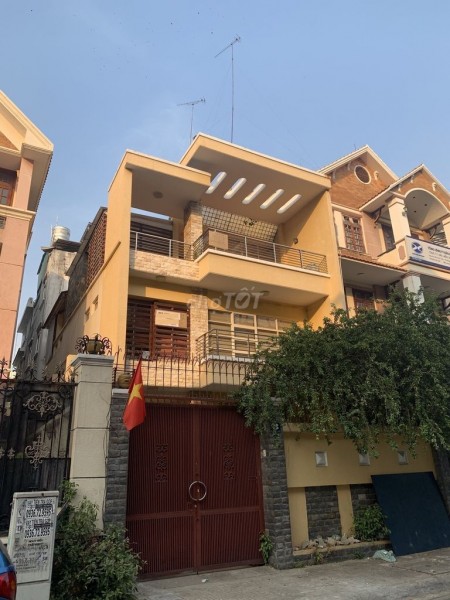 Cho thuê căn biệt thự mặt đường Hoa Cau, nhà đẹp sang chảnh, diện tích 4,7m x 20m rộng rãi.