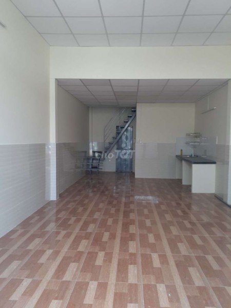 Nguyên căn hẻm Nguyễn Ảnh Thủ, Hóc Môn cần cho thuê nhà rộng 55m2, giá 3.5 triệu/tháng