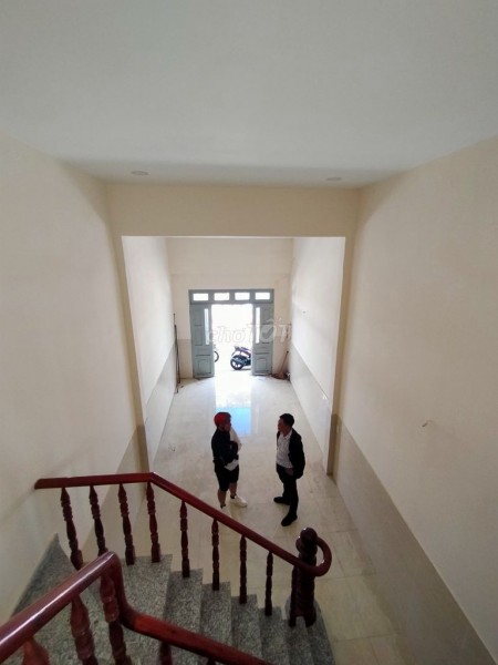 Cho thuê nhà nguyên căn tại Ngô Tất Tố quận Bình Thạnh. Giá 16 triệu/tháng