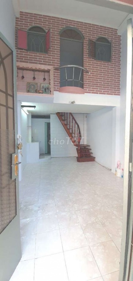 Nguyên căn 1 trệt, 1 lầu, hẻm Nguyễn Văn Cừ, Quận 5 cần cho thuê giá 13 triệu/tháng, dtsd 24